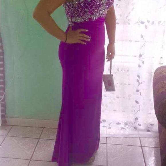 Prom dress - Picture 2 of 2